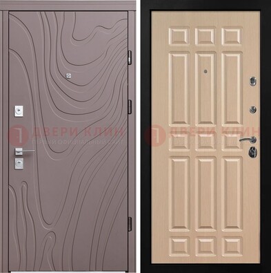 Светло-коричневая железная филенчатая дверь с рисунком МДФ ДМ-283 в Всеволожске
