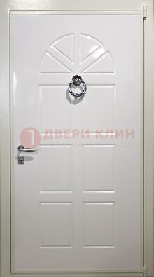 Белая входная дверь с МДФ ДМ-30 в квартиру в Всеволожске