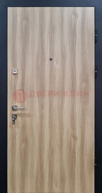 Светлая металлическая дверь с МДФ ДМ-340 в Всеволожске