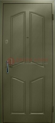Зеленая стальная дверь с МДФ ДМ-49 в дом в Всеволожске