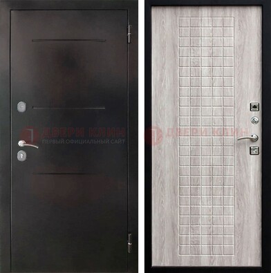 Черная железная дверь с порошковым покрытием и филенчатой МДФ ДП-221 в Всеволожске