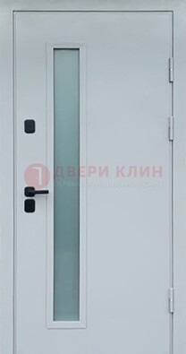 Светлая железная дверь с порошковым напылением ДП-303 в Всеволожске