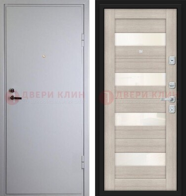 Белая железная дверь с порошковым напылением и стеклом ДП-308 в Куровском