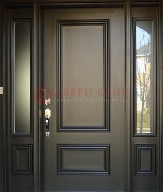 Парадная дверь с отделкой массив ДПР-65 в загородный дом в Дмитрове