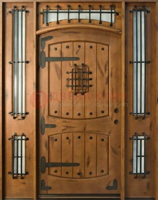 Железная парадная дверь с металлическими вставками ДПР-68 в коттедж в Всеволожске