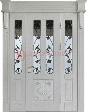 Входная парадная дверь со стеклом и ковкой в белом цвете ДПР-93 в Всеволожске