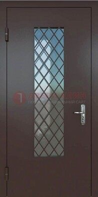 Темная металлическая дверь с решеткой и стеклом ДС-7 в Всеволожске