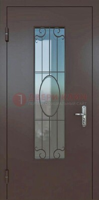 Коричневая наружная железная дверь со стеклом и ковкой ДСК-100 в Всеволожске
