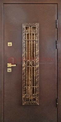 Металлическая дверь с порошковым напылением со стеклом и ковкой ДСК-110 в Всеволожске