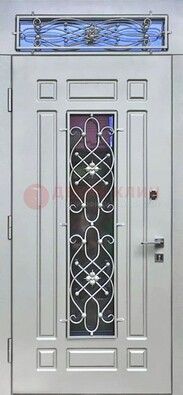 Белая железная дверь со стеклом и ковкой с верхней фрамугой ДСК-112 в Всеволожске