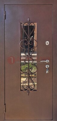 Коричневая железная дверь Порошок со стеклом и ковкой ДСК-219 в Всеволожске