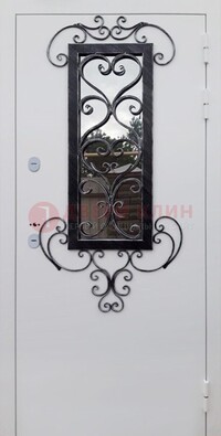 Белая уличная дверь Порошок со стеклом и ковкой ДСК-222 в Всеволожске