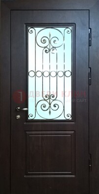 Железная дверь со стеклом и ковкой ДСК-65 для общественных зданий в Всеволожске