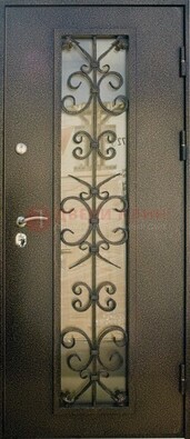 Входная дверь Дверь со стеклом и ковкой черного цвета ДСК-76 для веранды в Всеволожске
