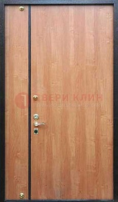 Светлая тамбурная дверь ДТМ-29 в Всеволожске