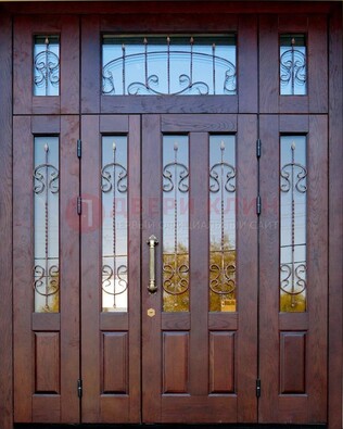 Коричневая парадная дверь с виноритом и ковкой ДВТ-168 в Всеволожске