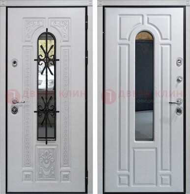 Белая стальная дверь с виноритом и ковкой снаружи ДВТ-197 в Всеволожске