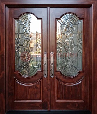 Классическая железная дверь с массивом дуба для входа ВЖ-23 в Всеволожске